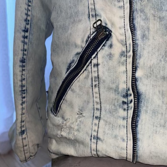 L.A.B - Picture 7 of 10